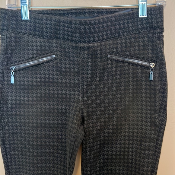 Liverpool legging in olive and black houndstooth print. Size 4 ❤️ - Picture 2 of 5
